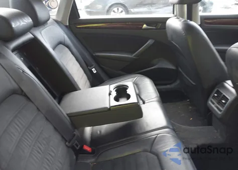 2013 Volkswagen Passat 2.0L Tdi Sel Premium from USA, damaged, VIN 1VWCN7A33DC096210